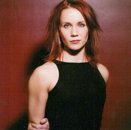 Jennie Raymond image