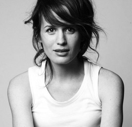 Elizabeth Reaser image