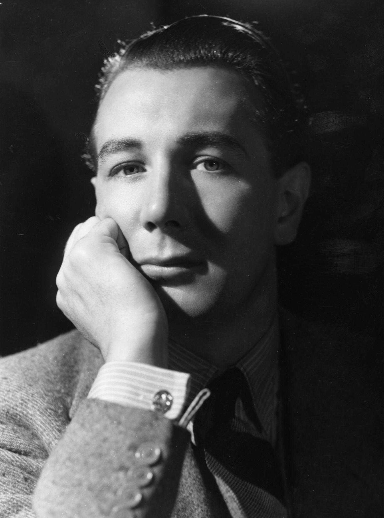 Michael Redgrave image