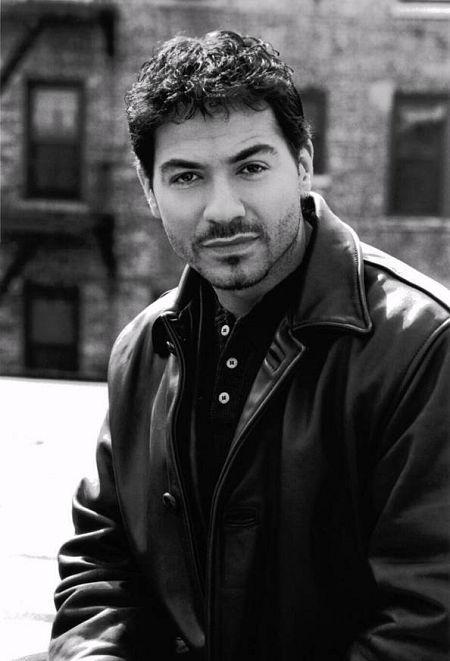 Ron Reynaldi image