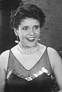 Viola Richard image