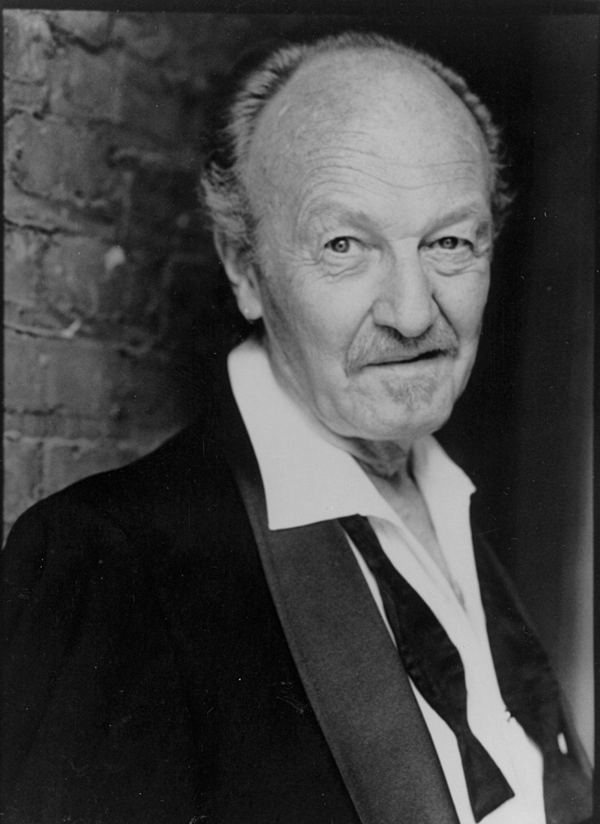 George Riddle image