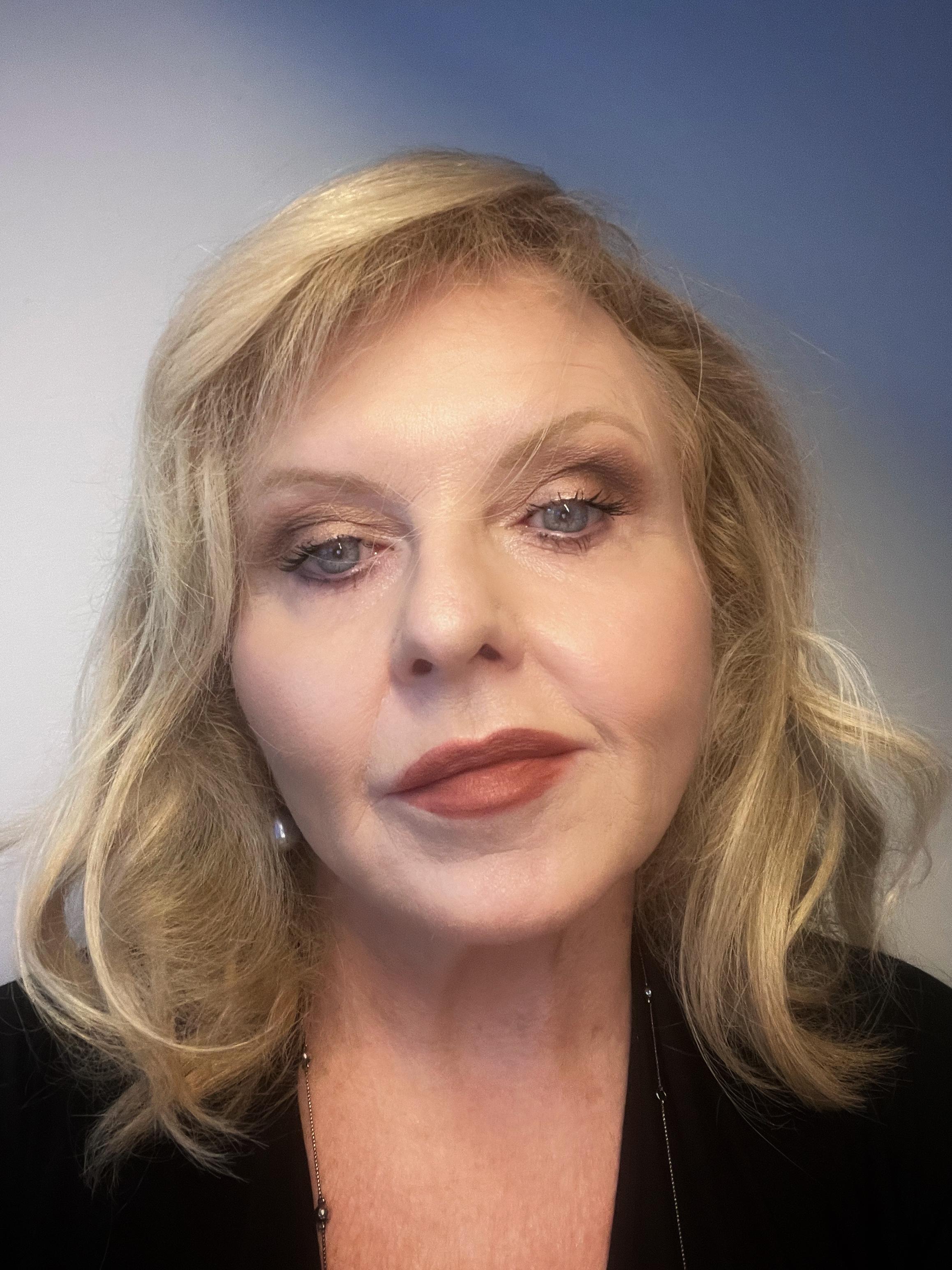 Denise Roberts image
