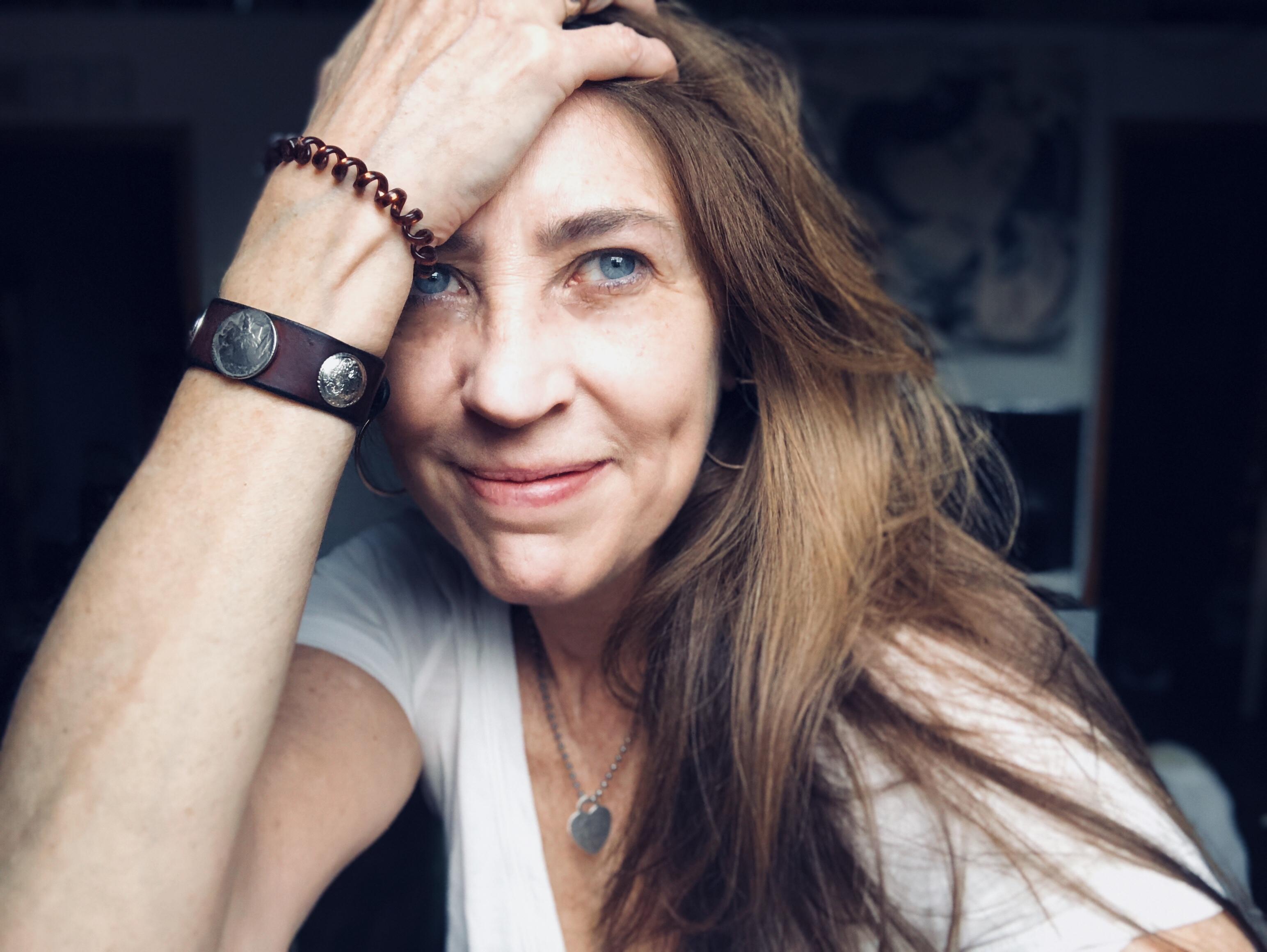 Kirsten Russell image