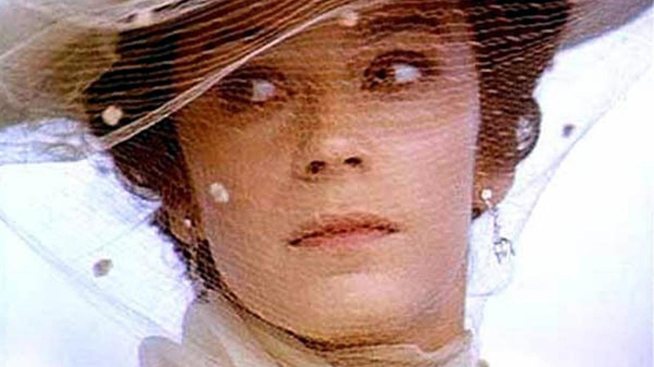 Elena Safonova image