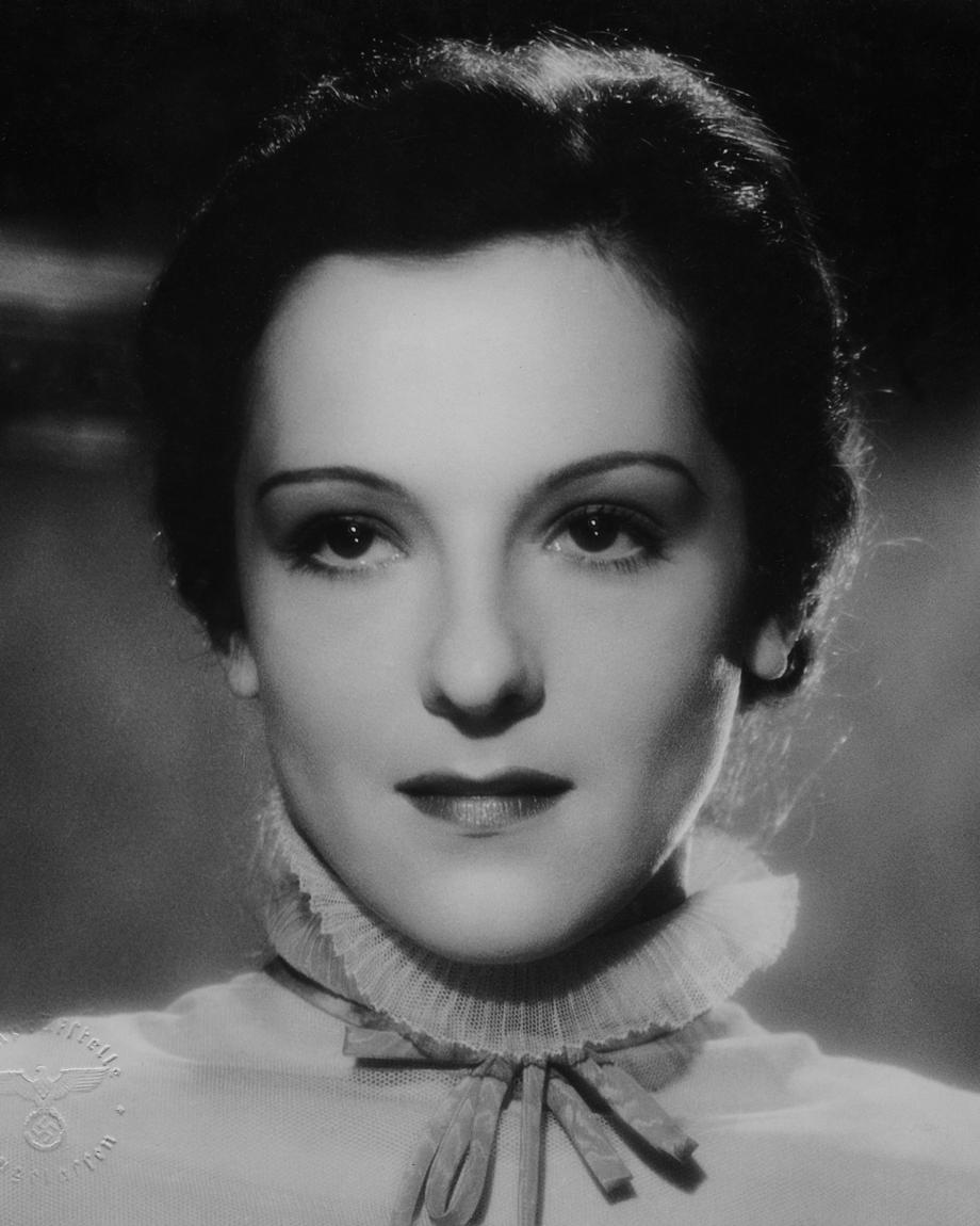 Angela Salloker image