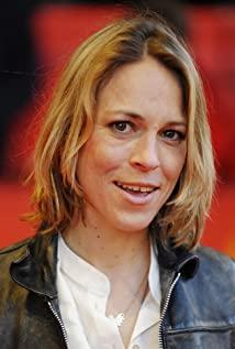 Anneke Kim Sarnau image