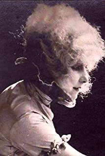 Kally Sambucini image