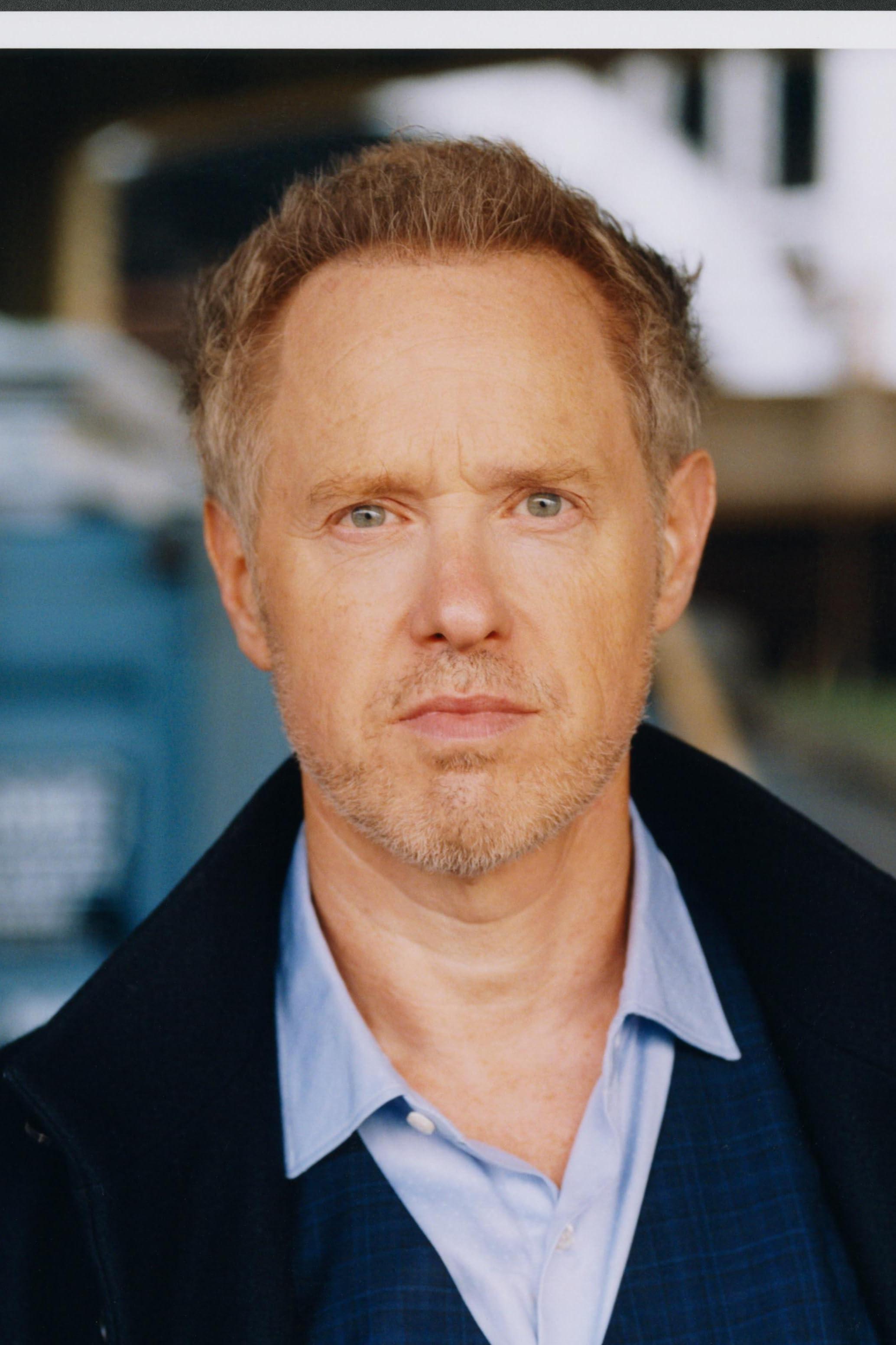 Raphael Sbarge image