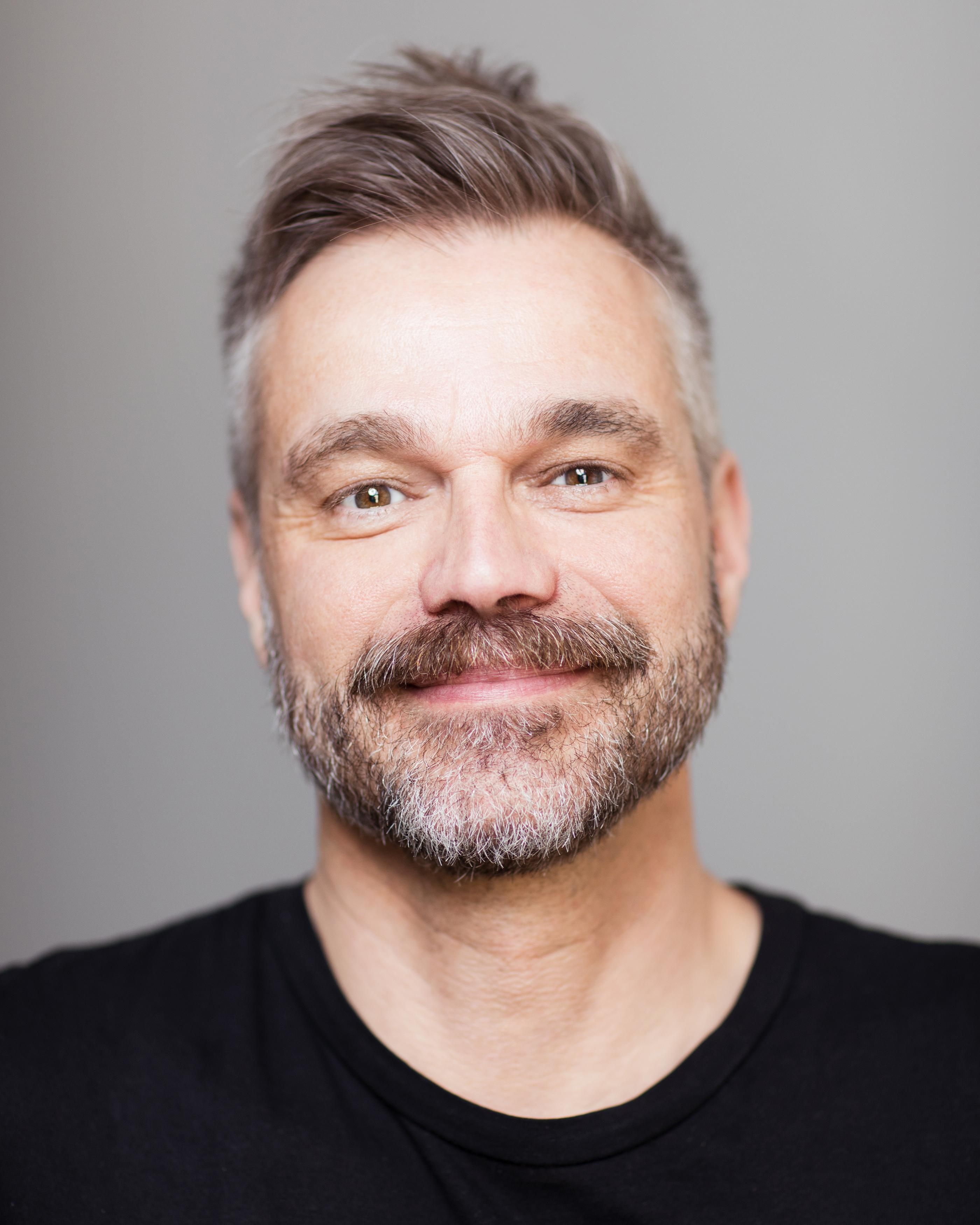 Raphael Schneider image