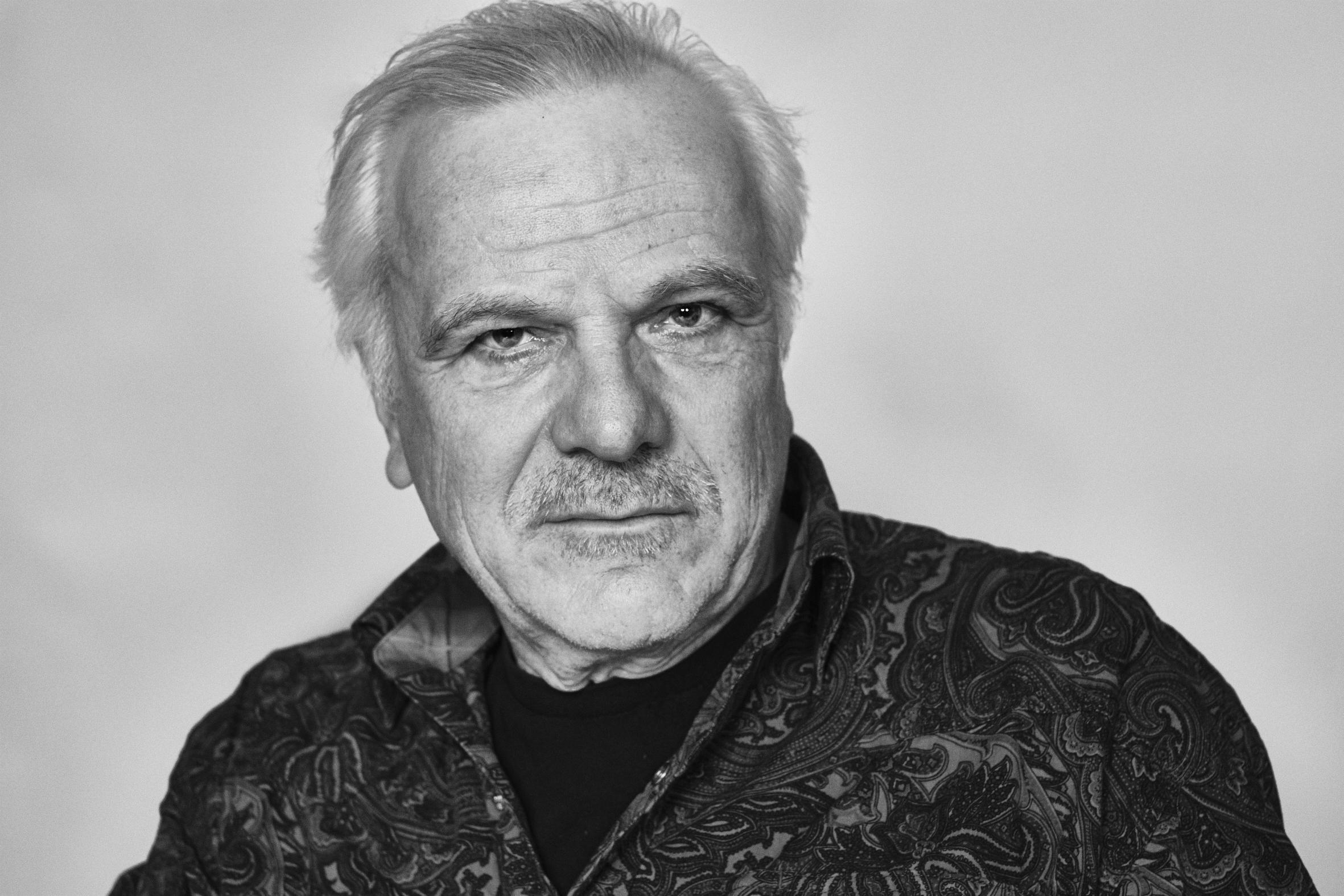 Bernhard Schütz image