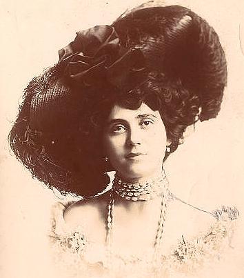 Evelyn Selbie image