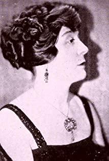 Clarissa Selwynne image