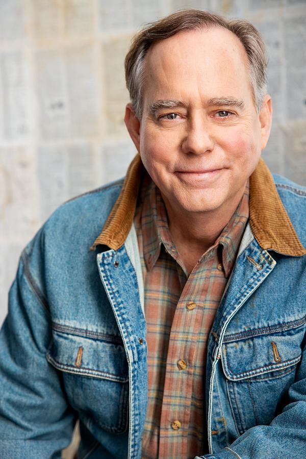 Tom Simmons image