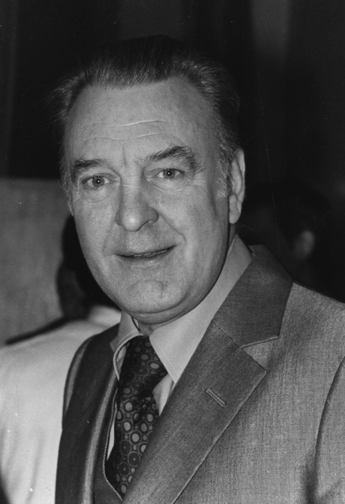 Donald Sinden image