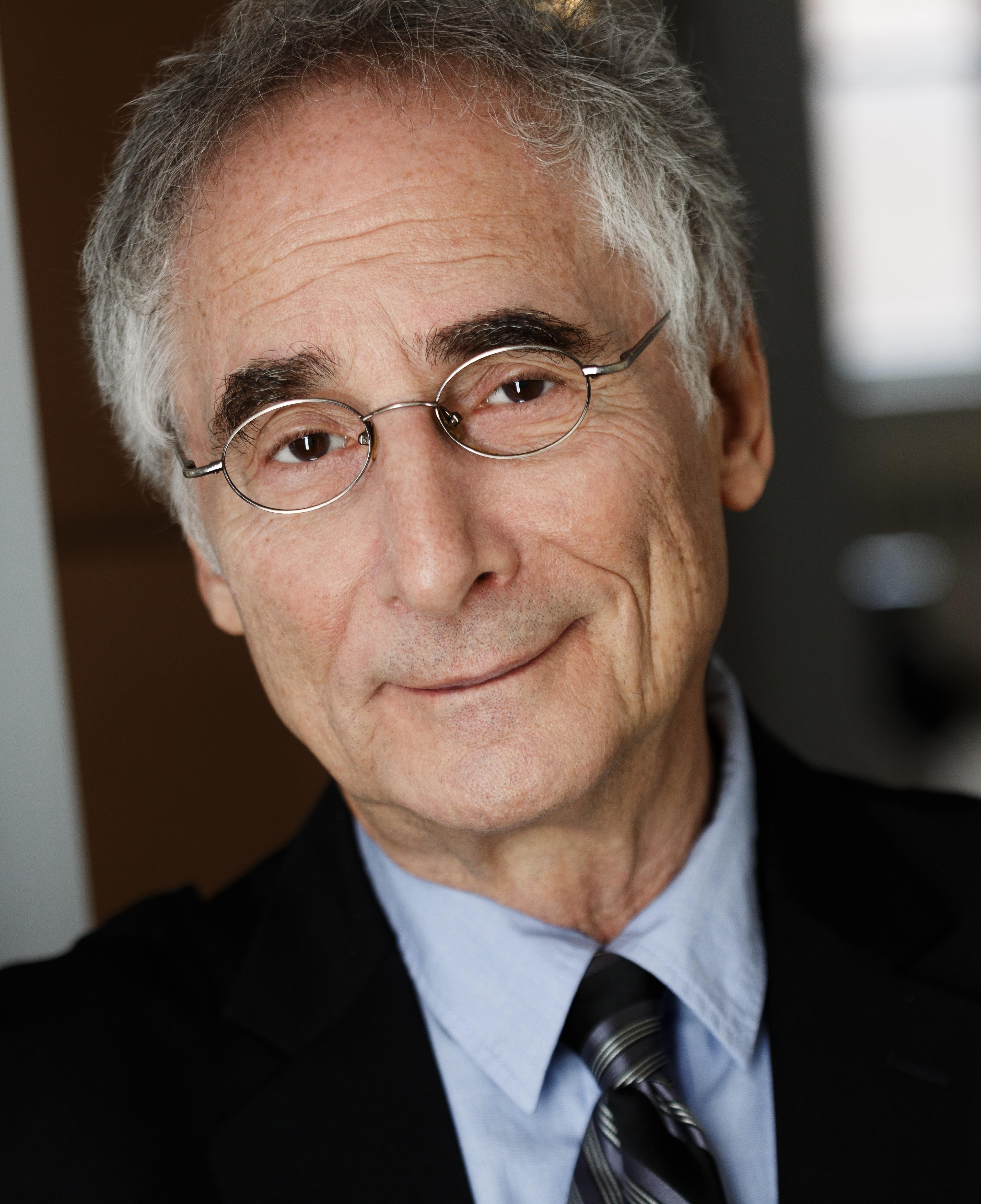 Stephen Singer image