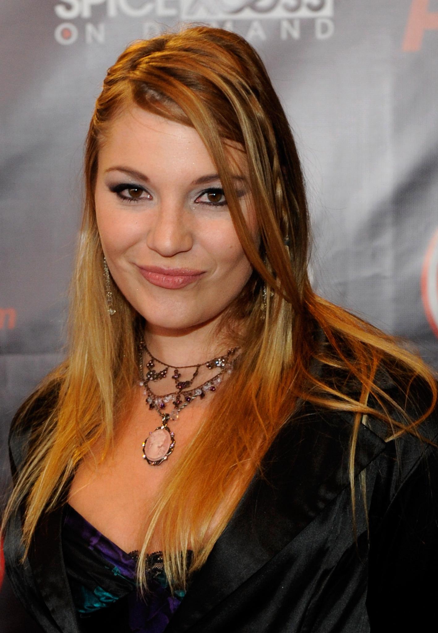 Aurora Snow image