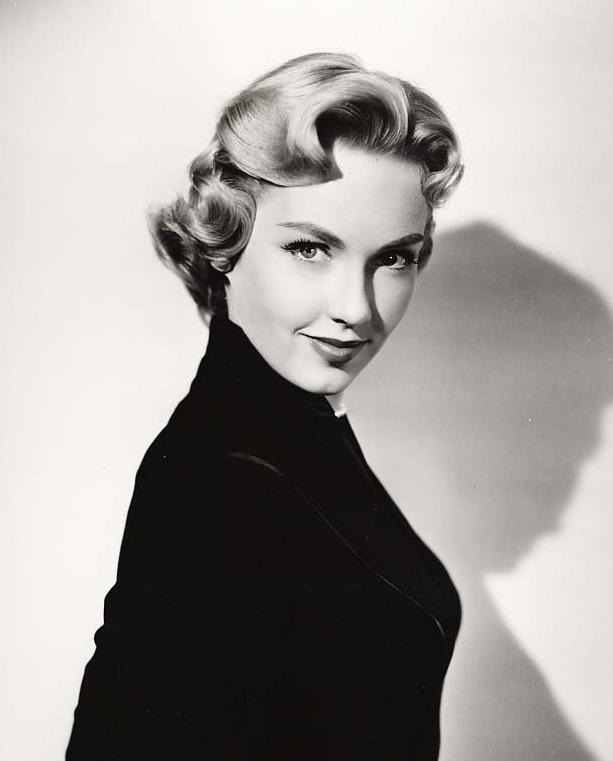 Leigh Snowden image