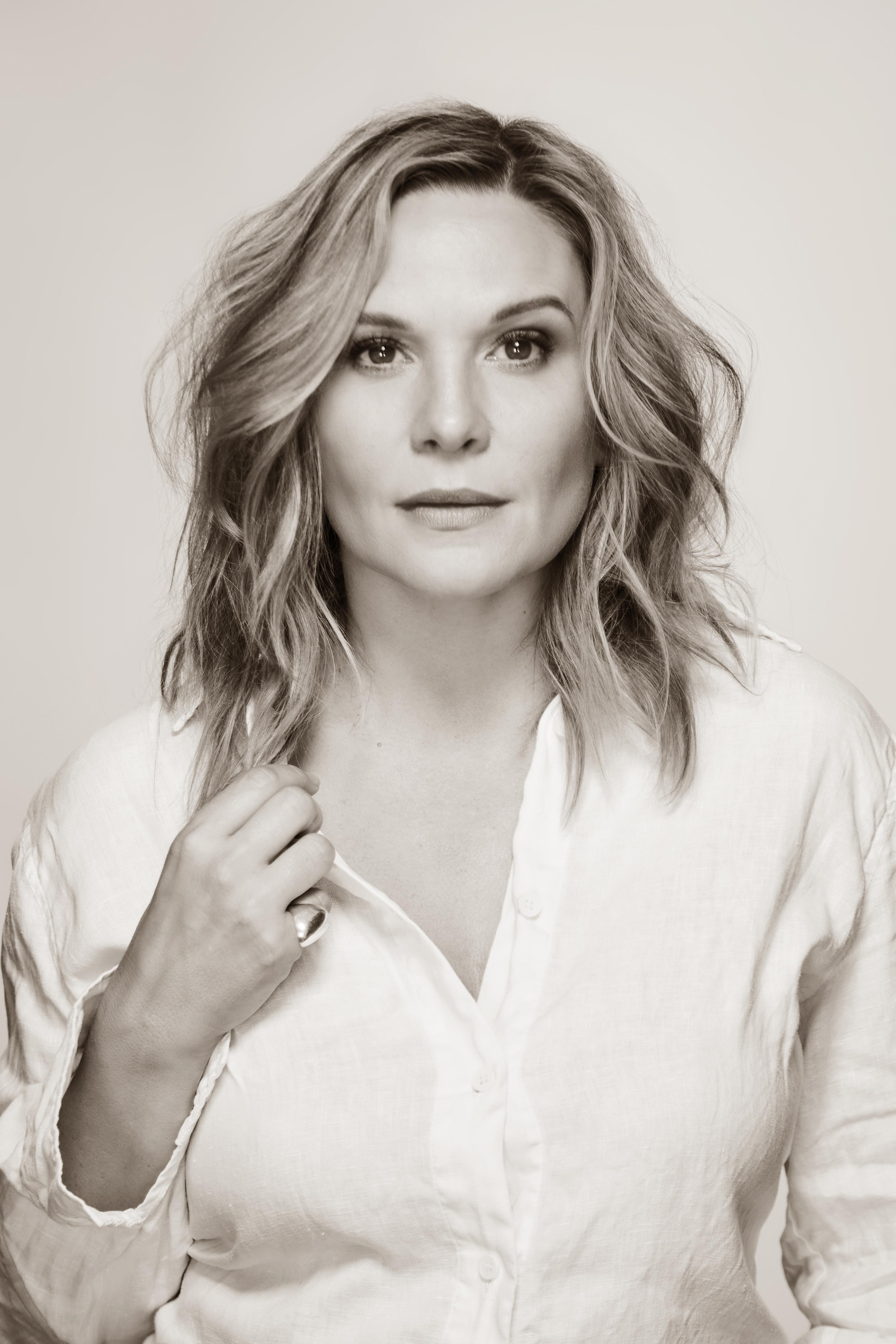 Maya Stange image