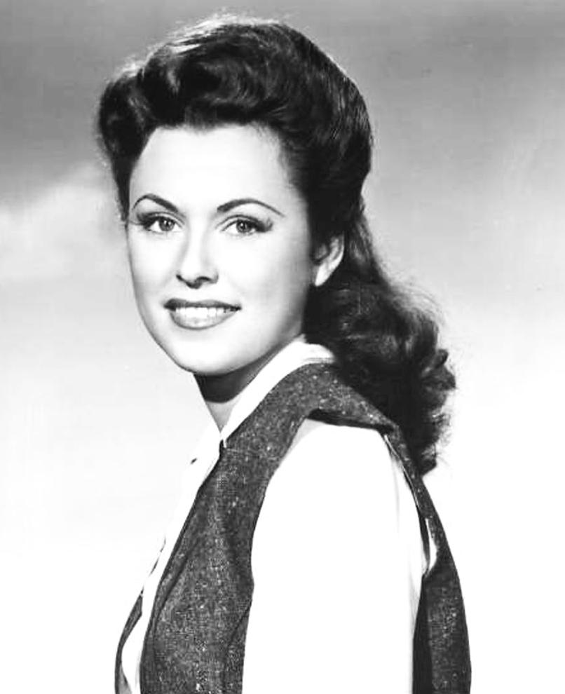 Linda Stirling image