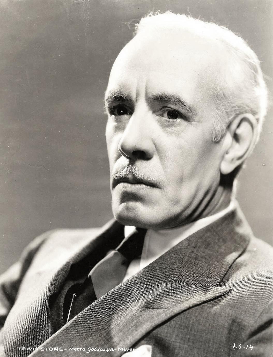 Lewis Stone image