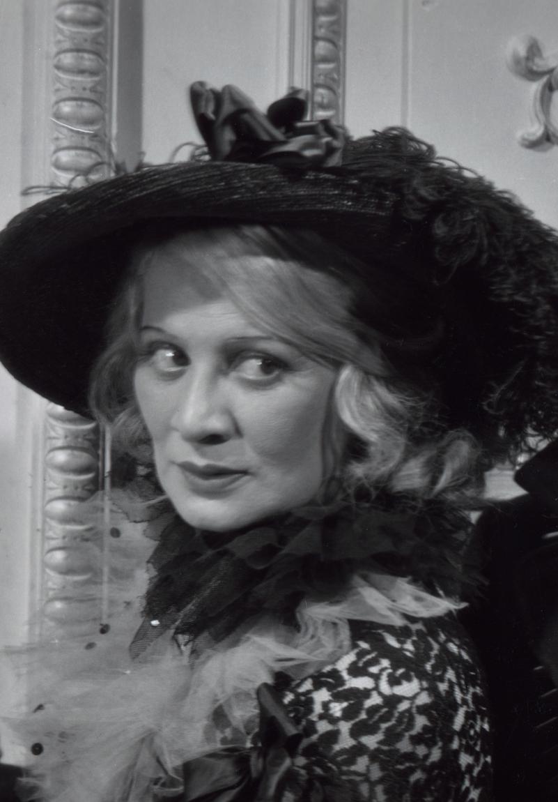 Agnes Straub image