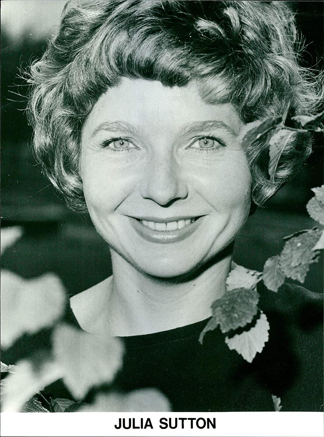 Julia Sutton image