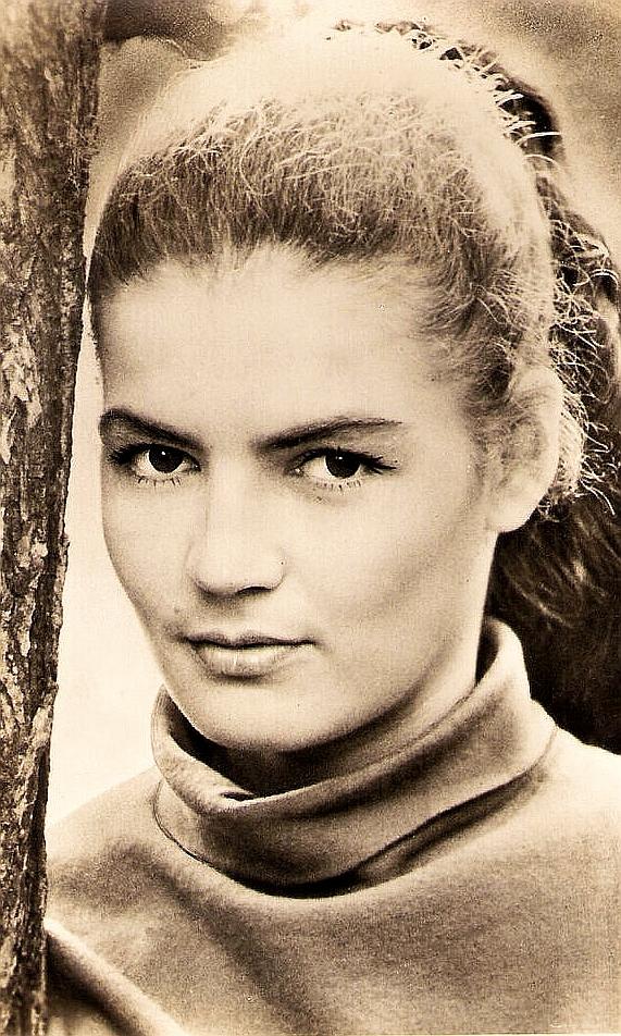 Kati Székely image