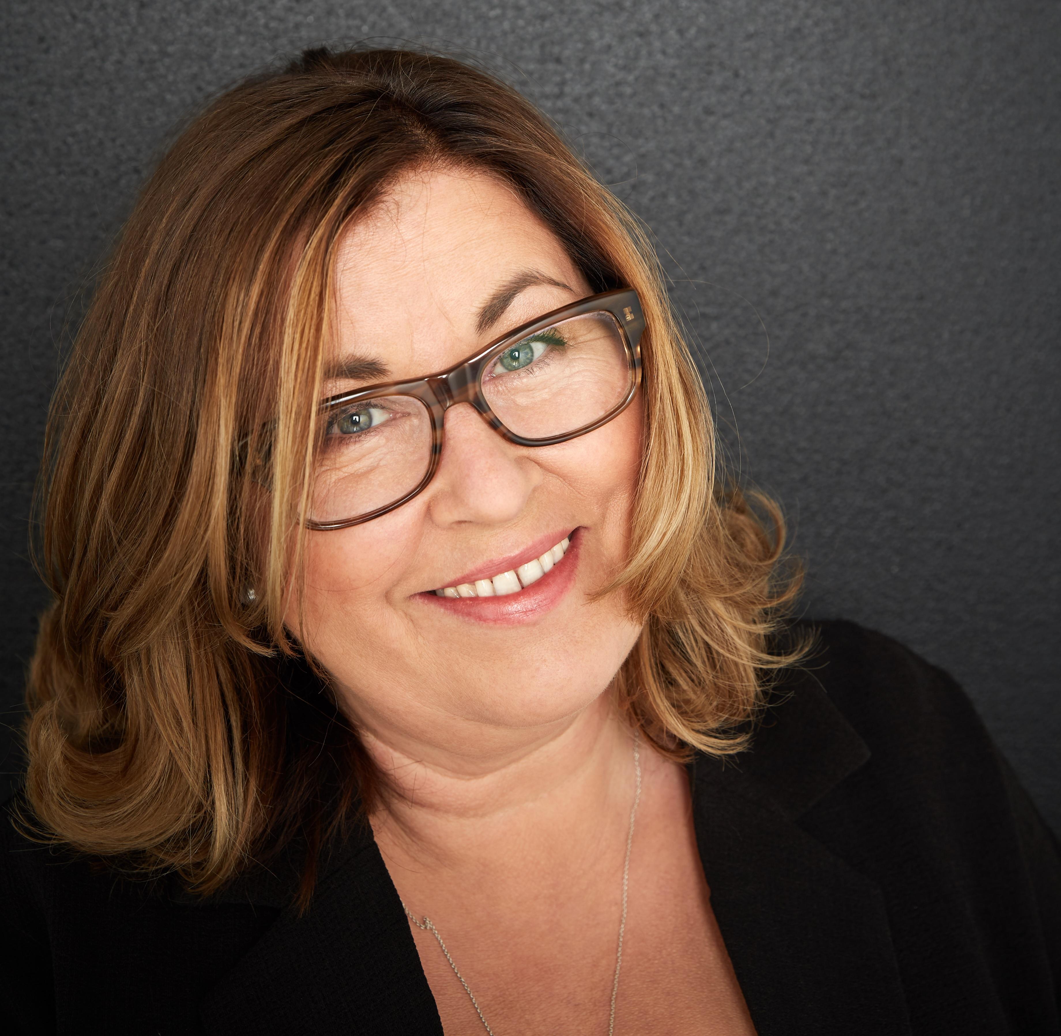 Liza Tarbuck image
