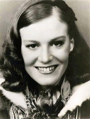 Aino Taube image