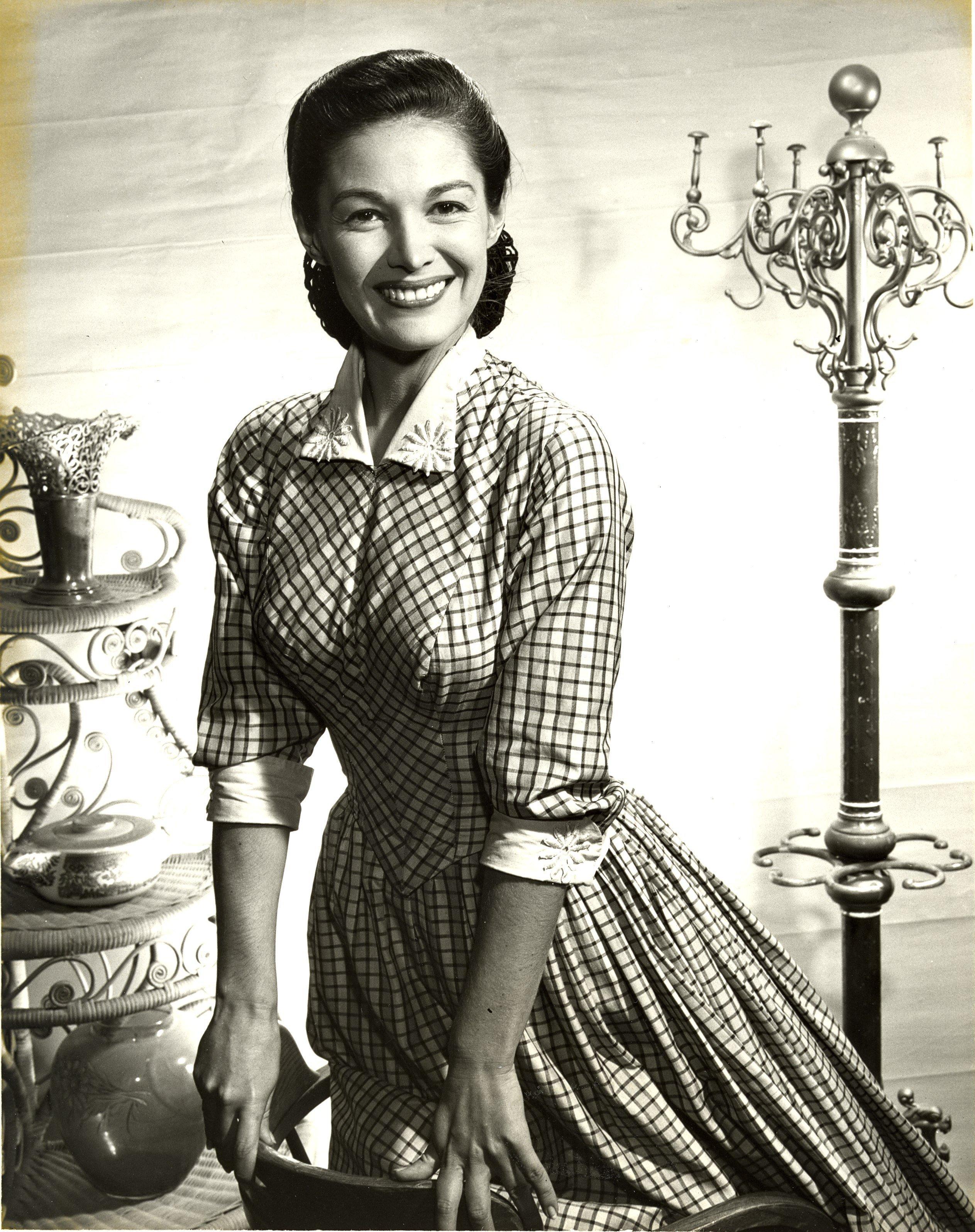 Joan Taylor image