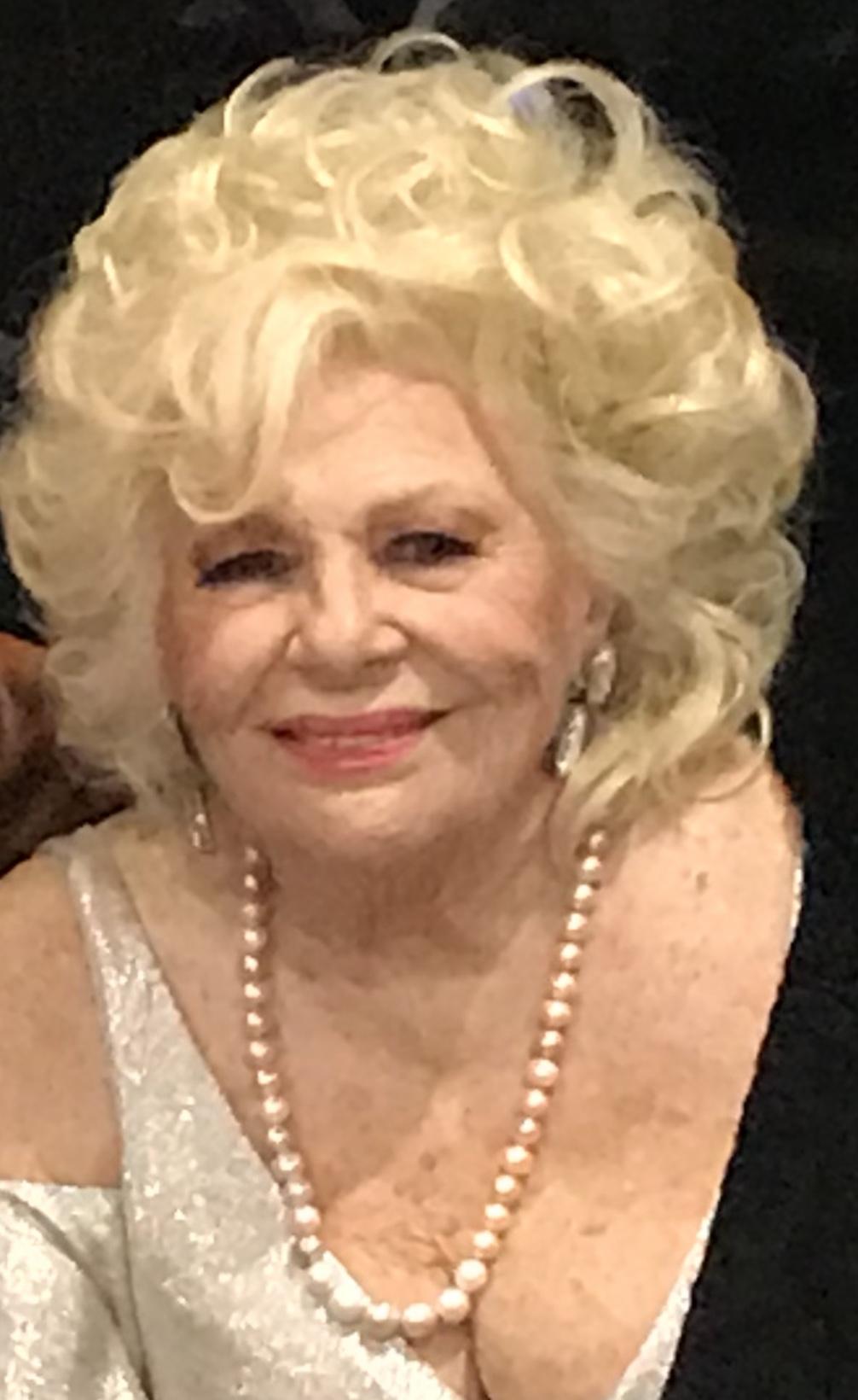 Renée Taylor image