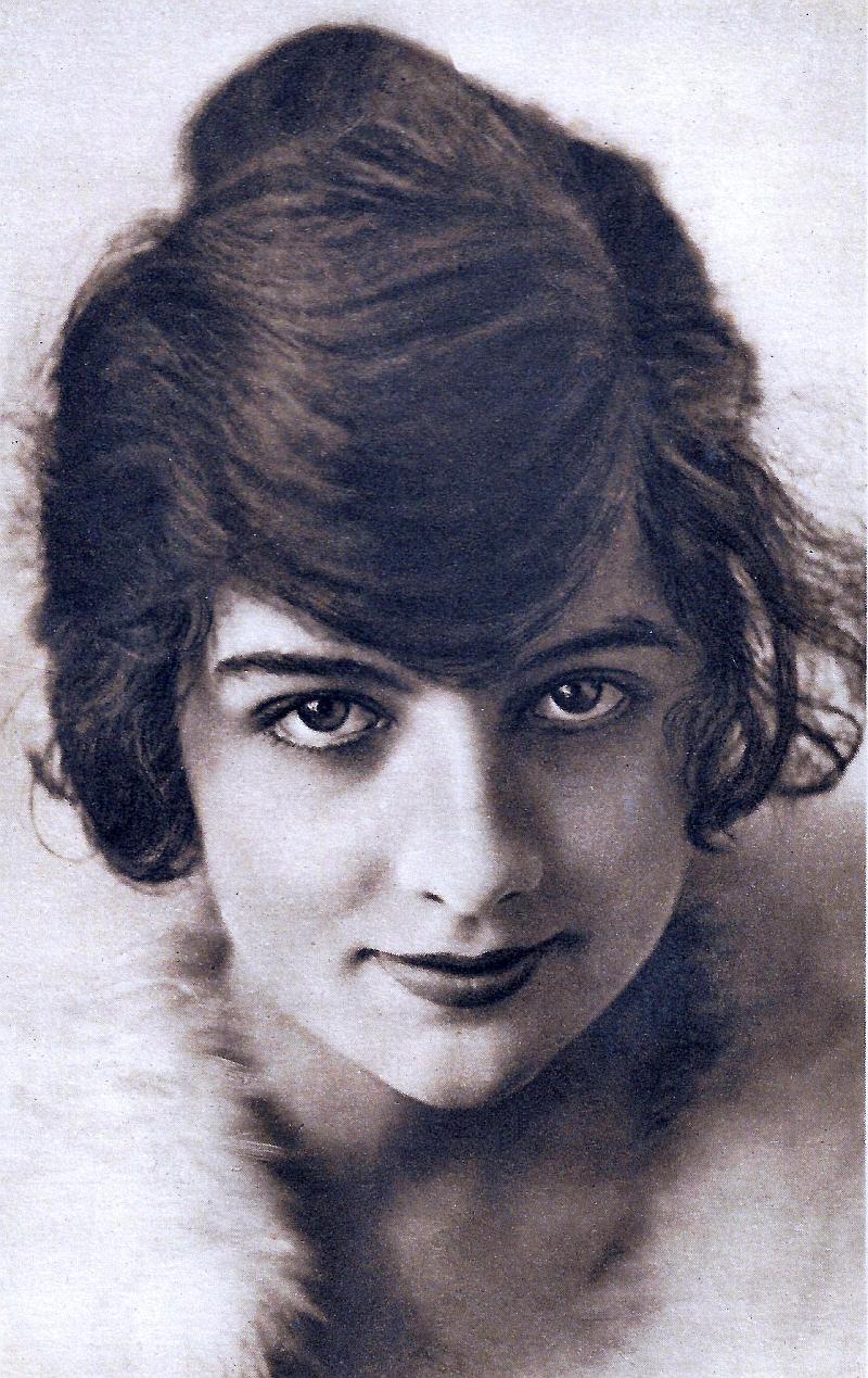 Queenie Thomas image