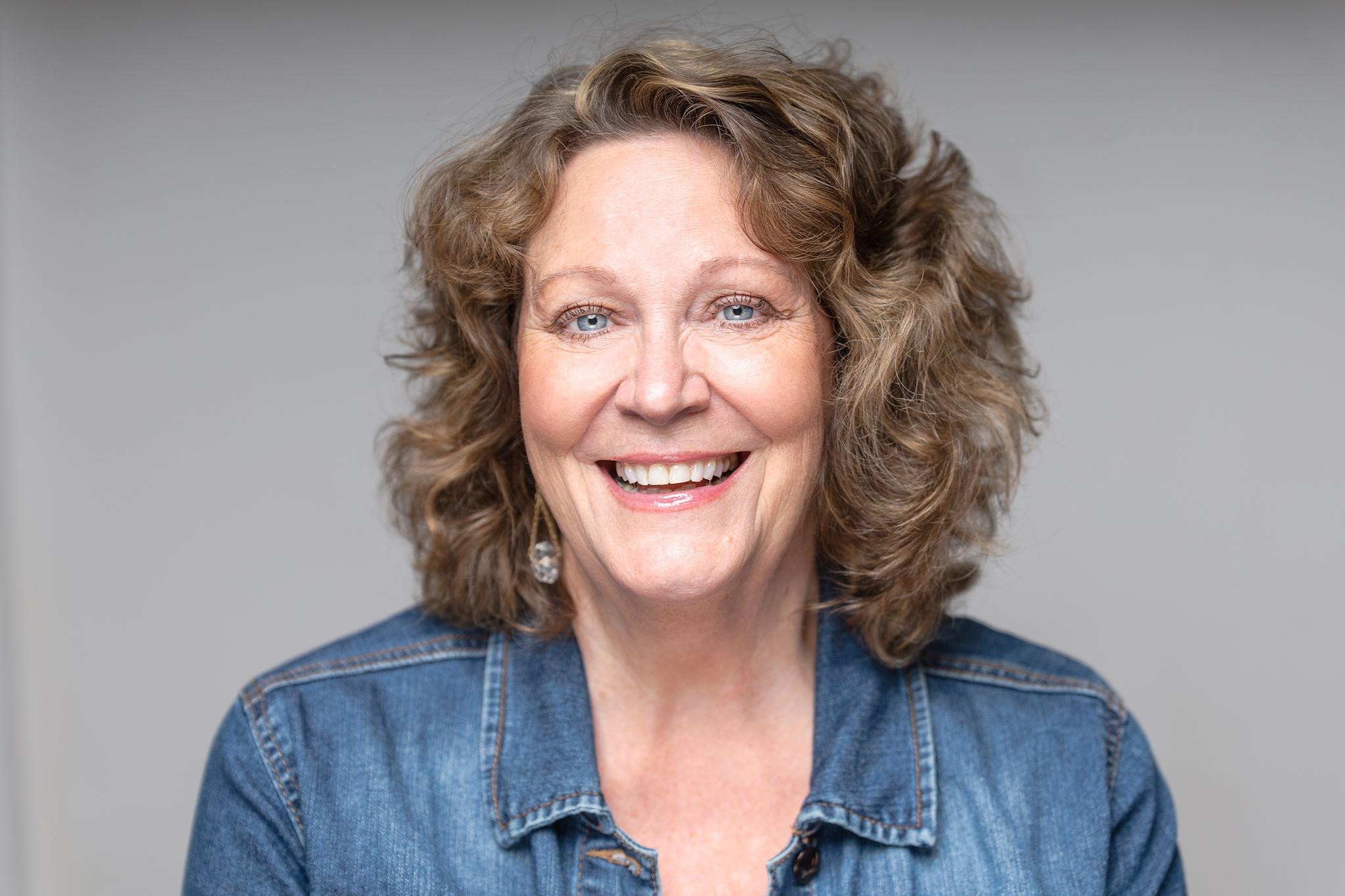 Shelley Thompson image