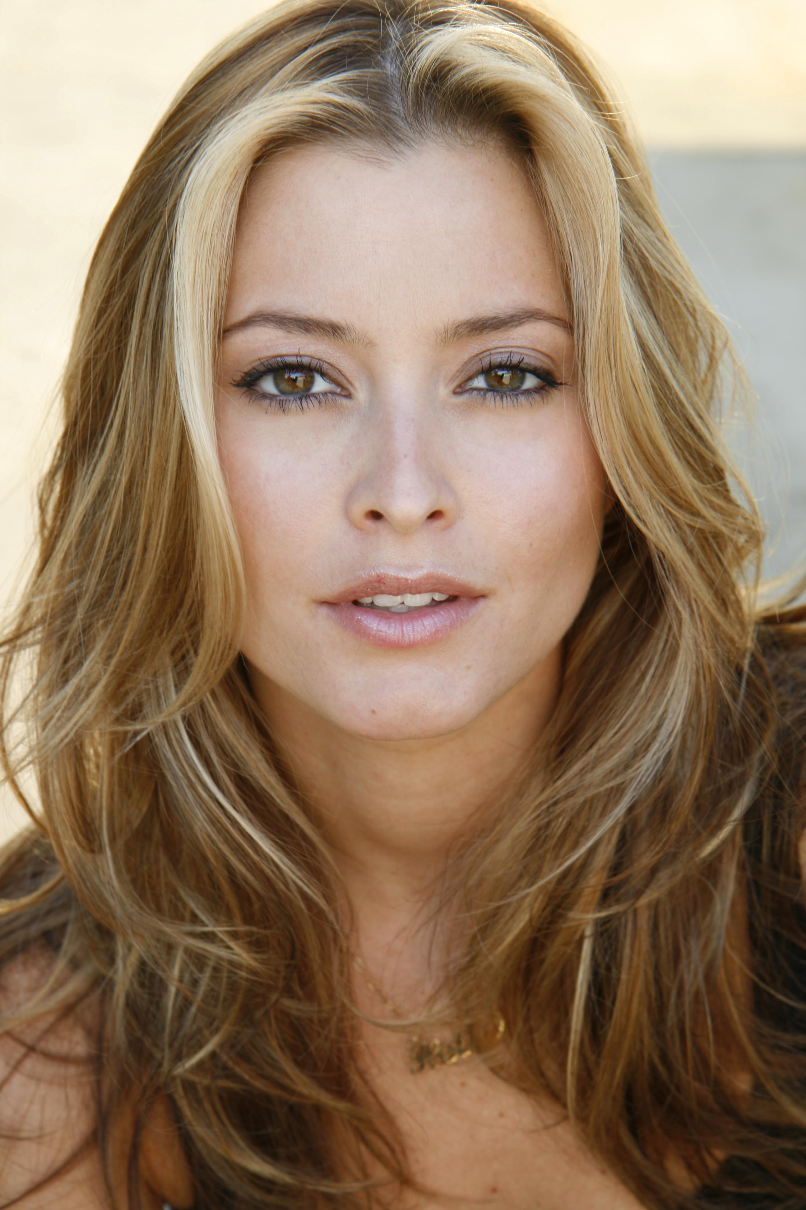 Holly Valance image