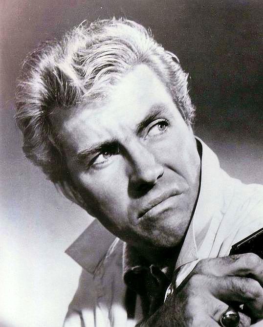 Rik Van Nutter image