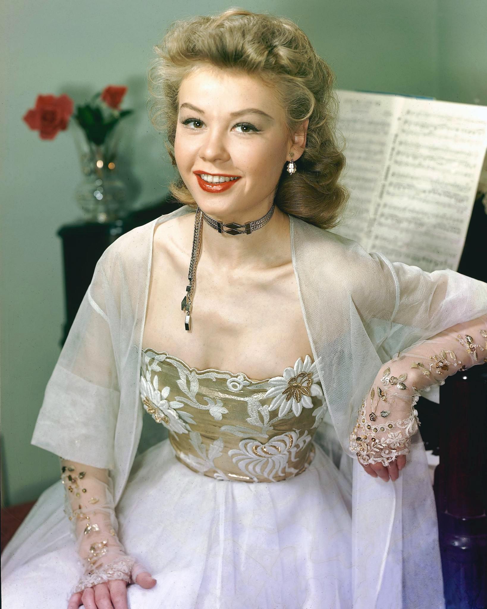 Vera-Ellen image
