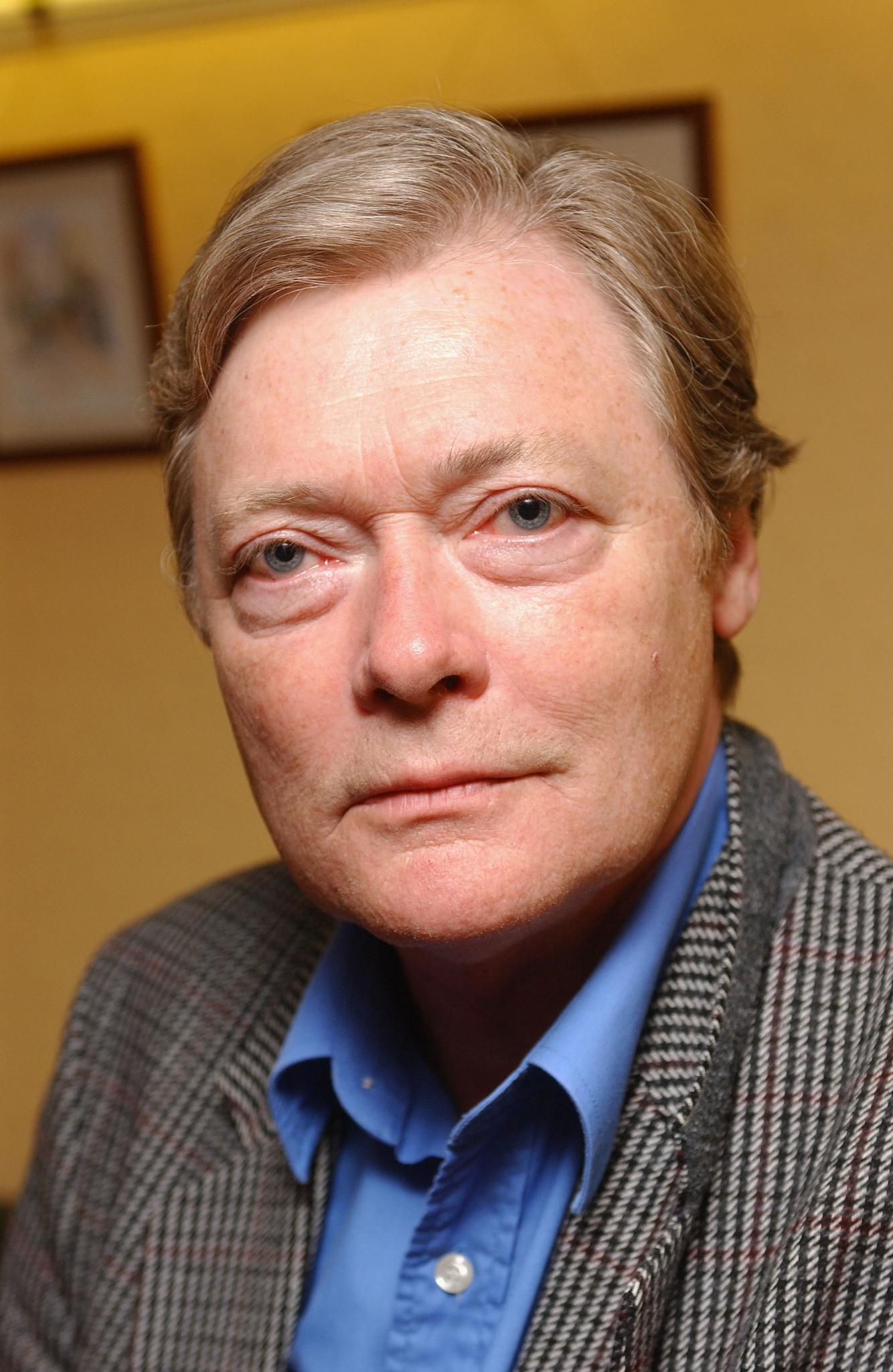 Simon Ward image