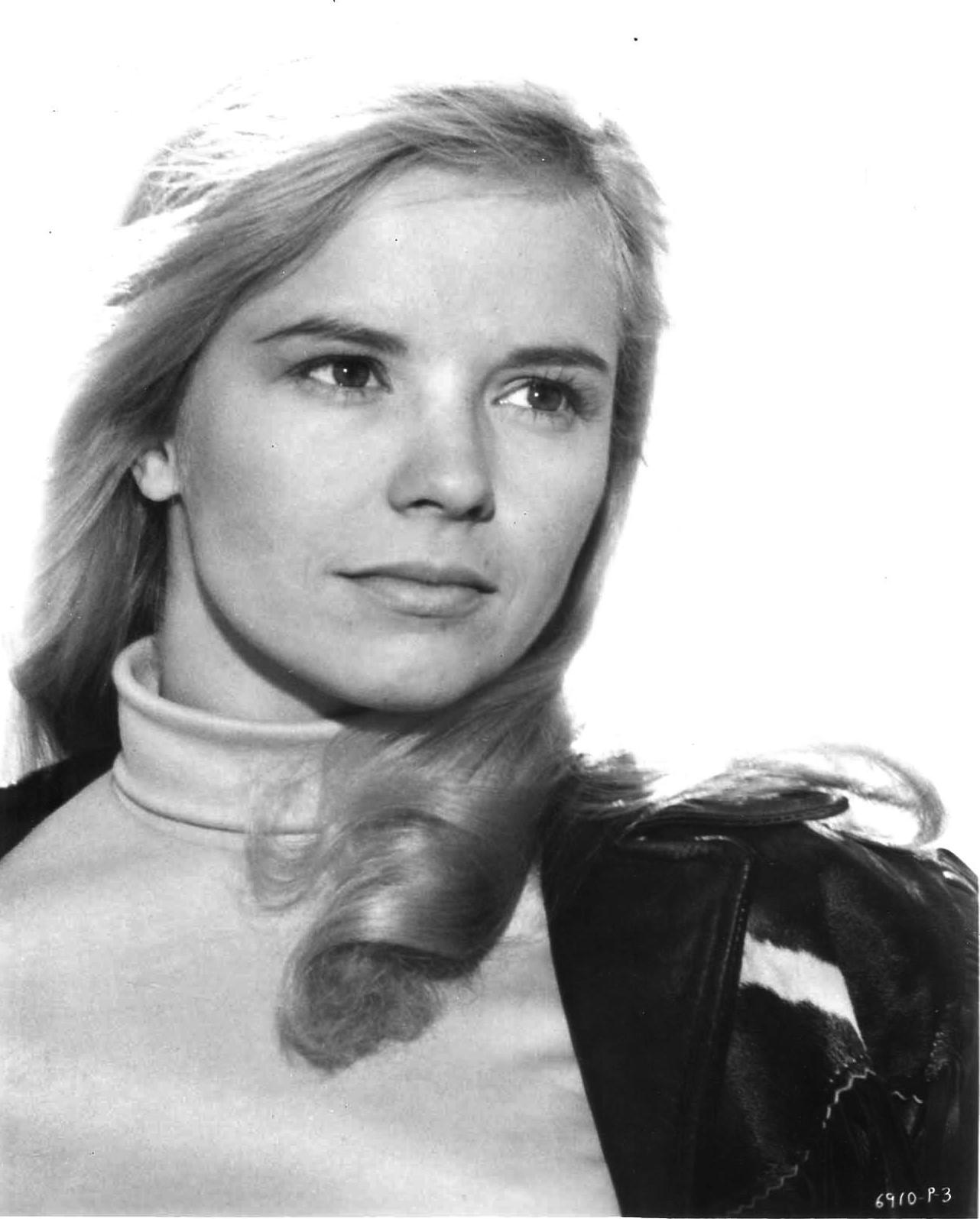 Astrid Warner image