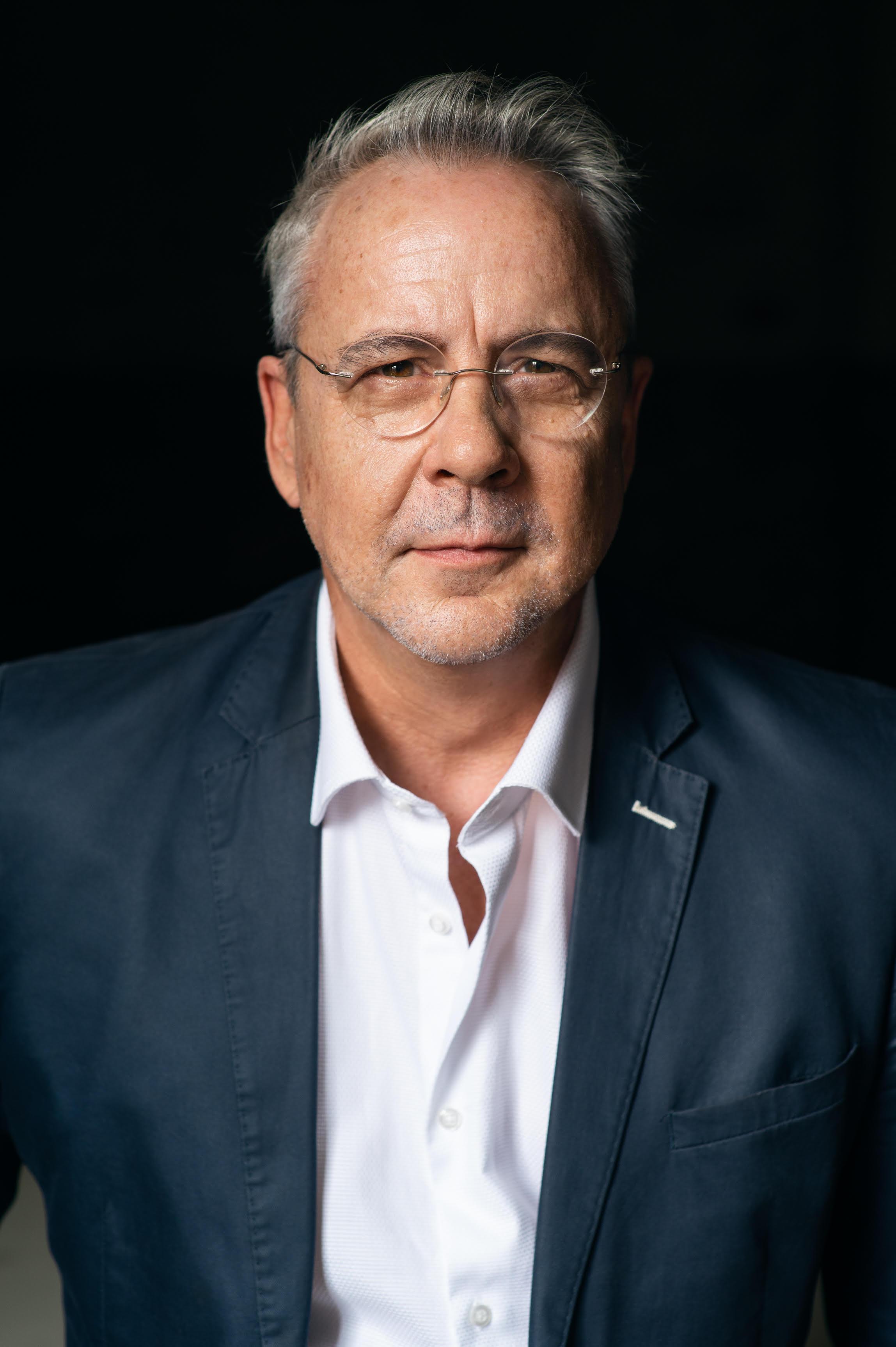 Richard Waugh image
