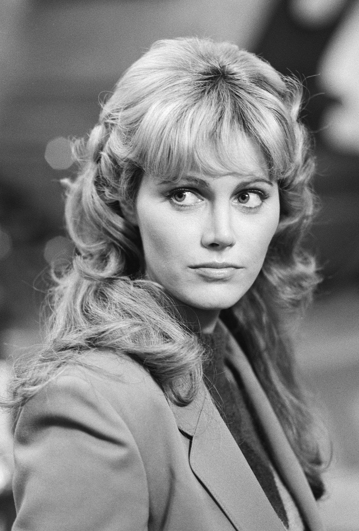 Mary Louise Weller image