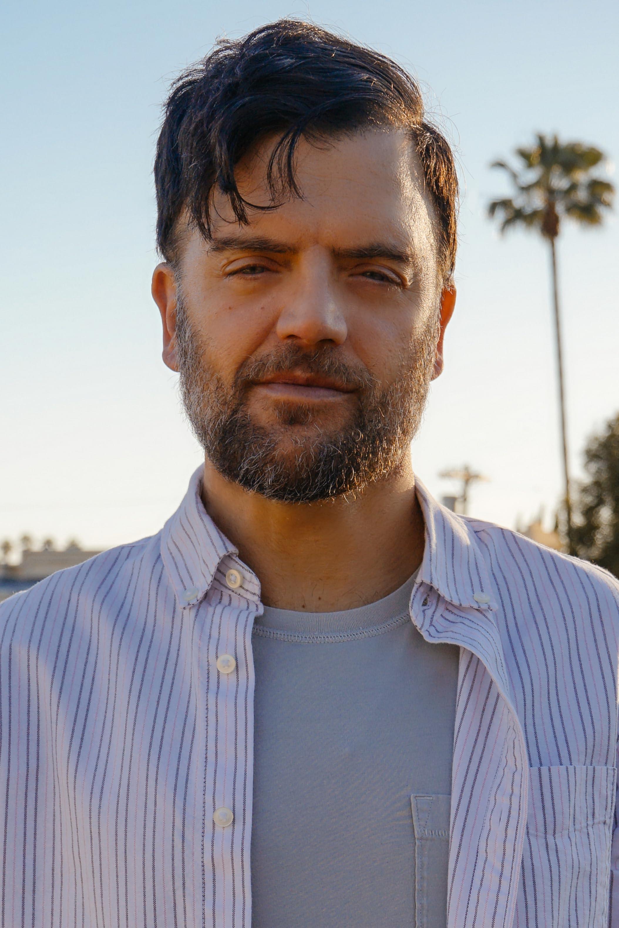 Kevin Weisman image