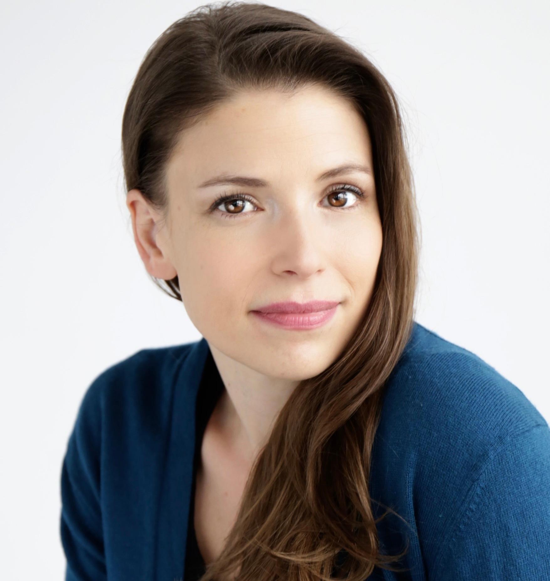 Julia Whelan image