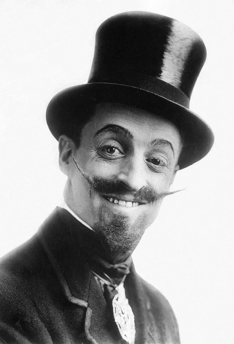 Leo White image