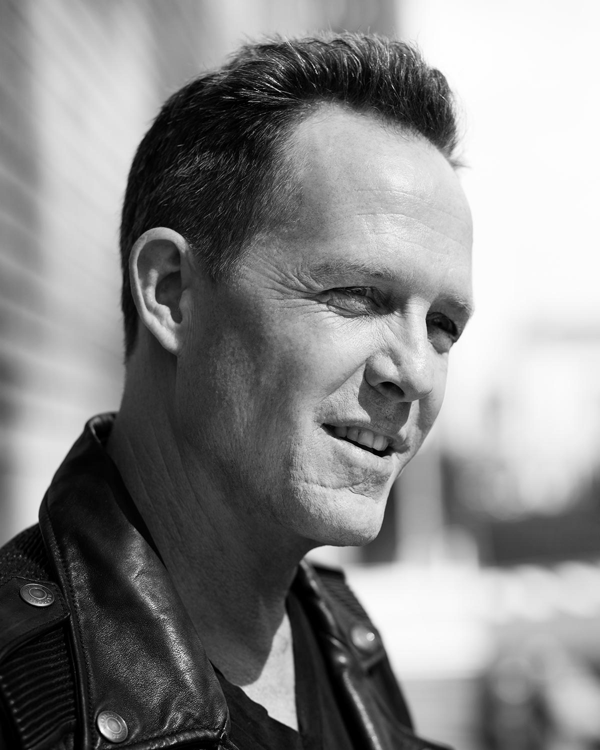 Dean Winters image
