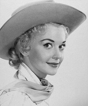 Gloria Winters image
