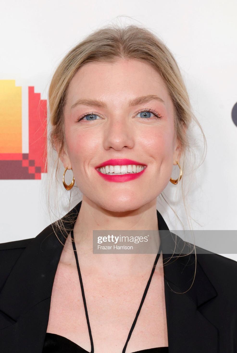 Julia Yorks image