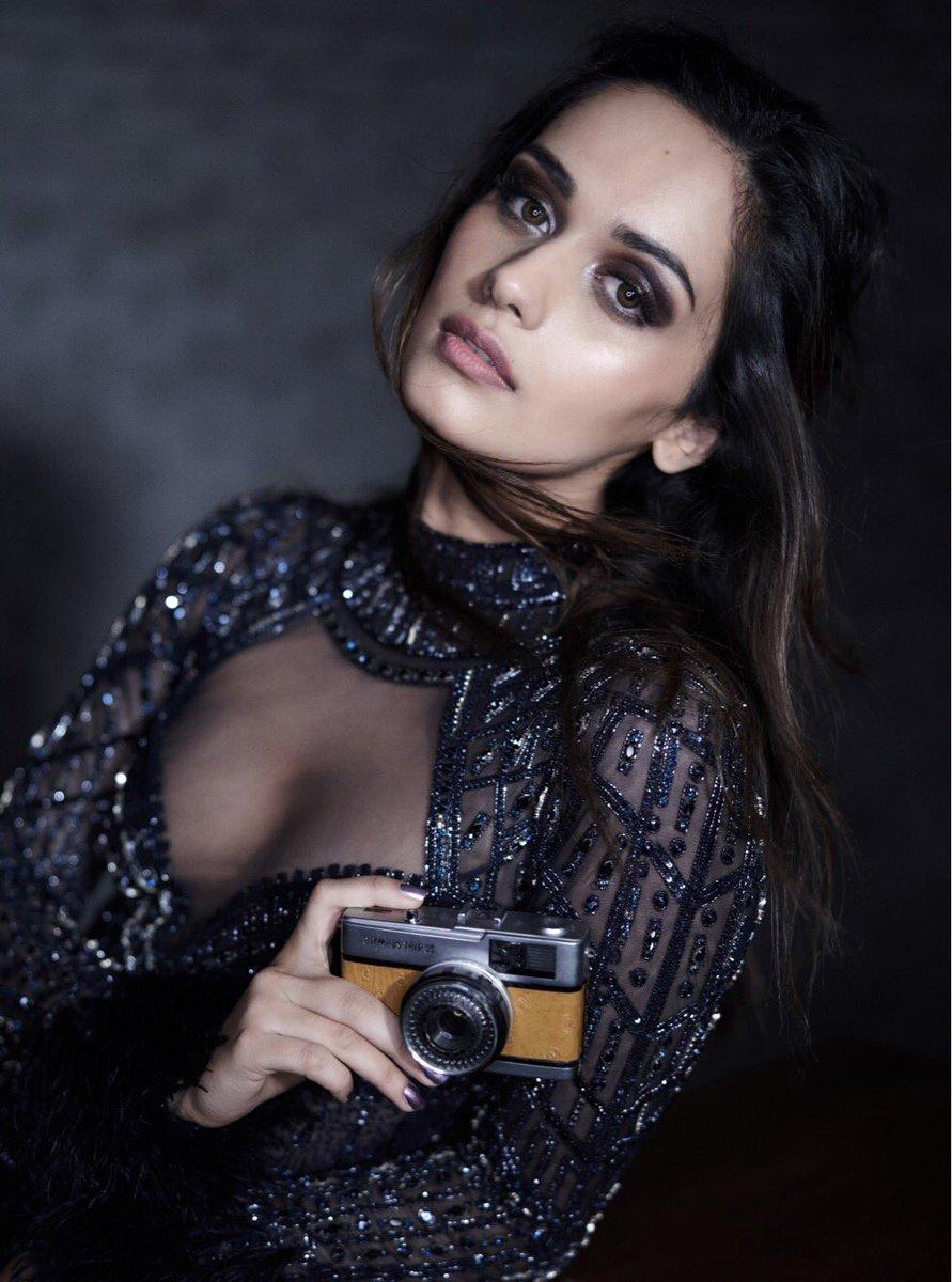 Manushi Chhillar image