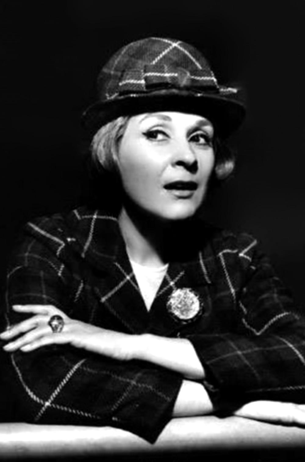 Mónica Grey image