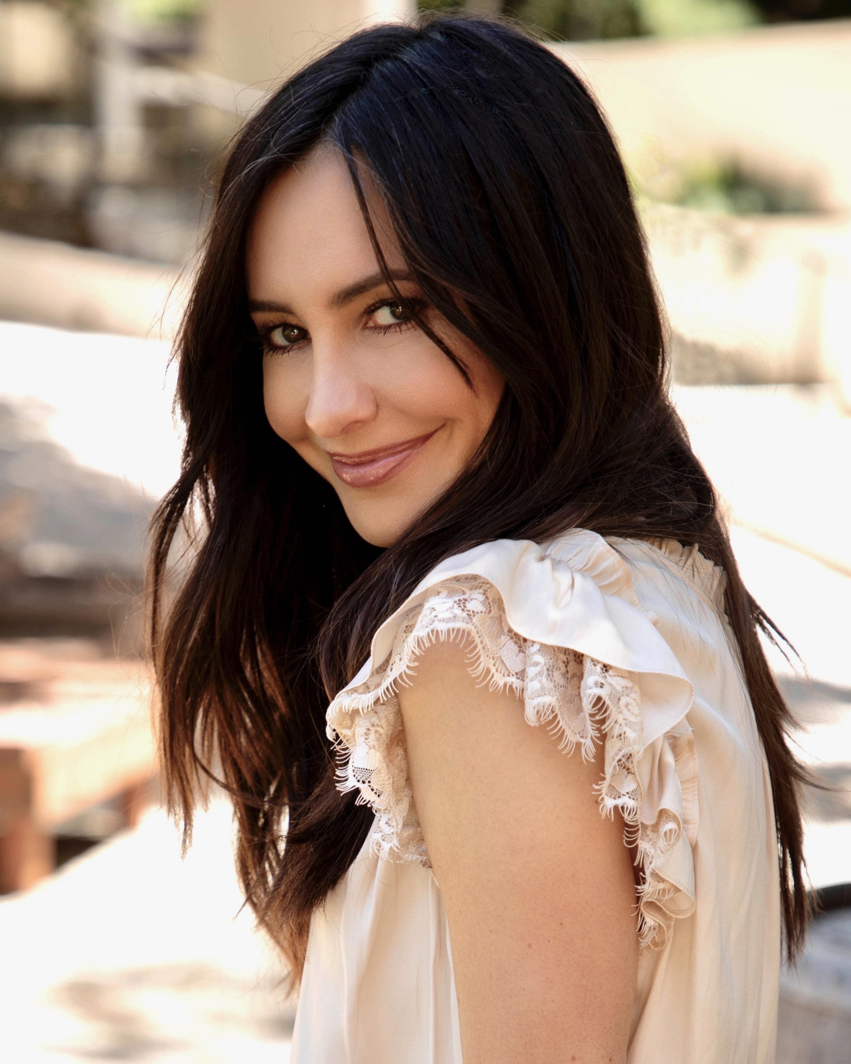 Charlene Amoia image